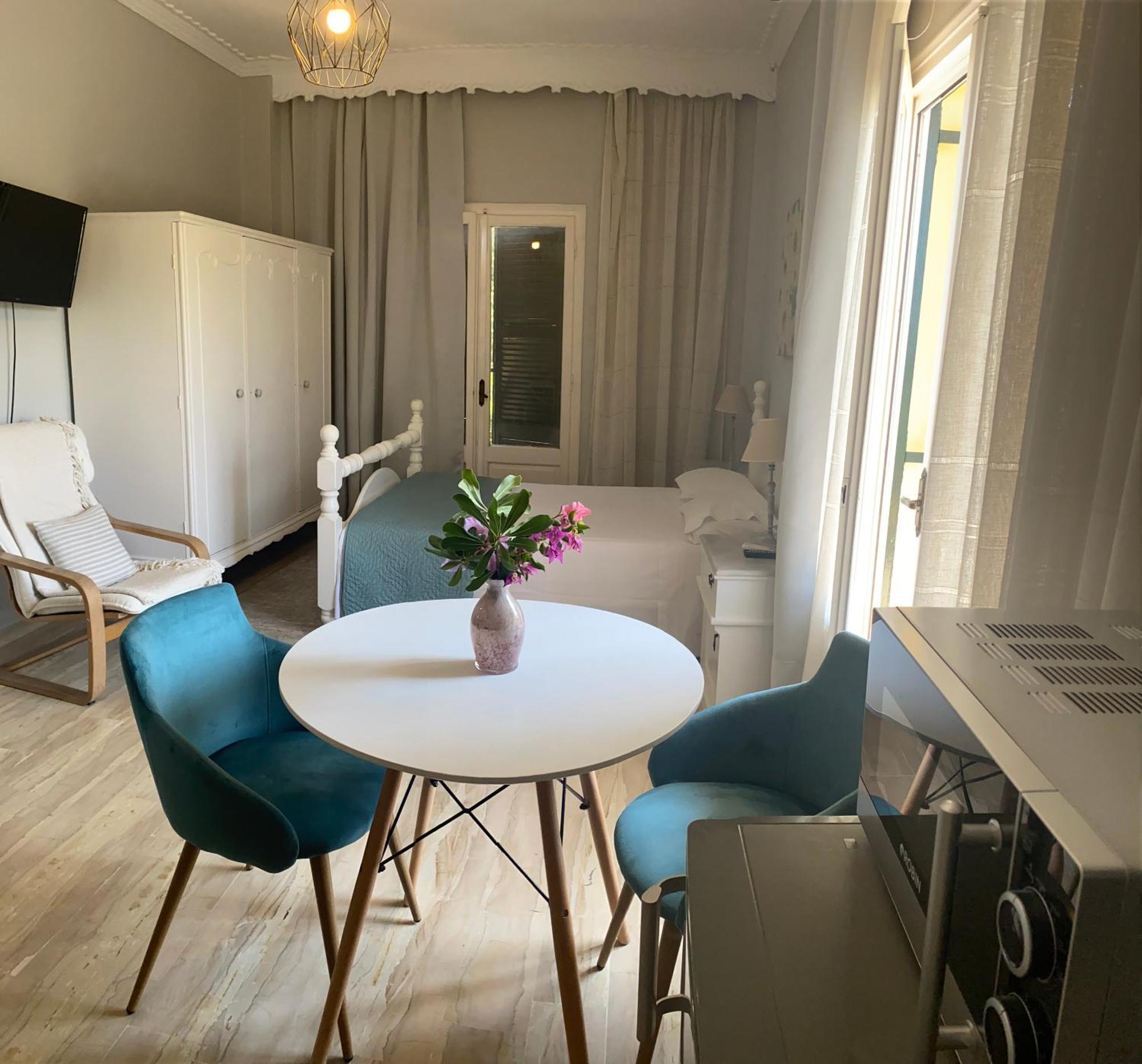 Meadowview Spacious Renovated Ground Floor *